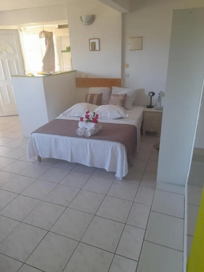 Holiday home Coconing Logements Studios Et Maisons Sainte-Anne